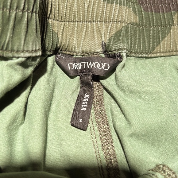 Women’s Driftwood Camo joggers - Picture 8 of 9